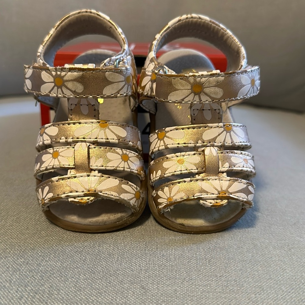 See Kai Run Gold Floral Daisy Toddler Sandals